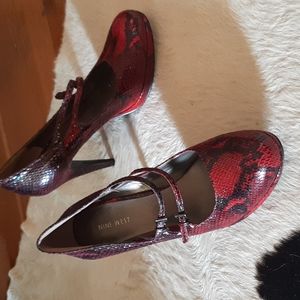 Nine West dress shoes heals